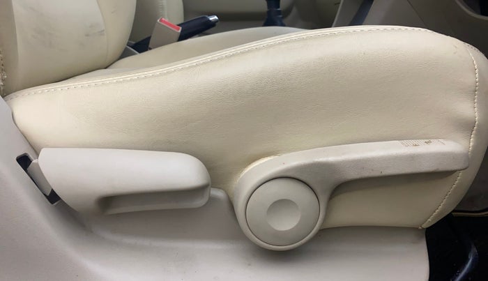 2015 Maruti Ciaz ZXI, Petrol, Manual, 38,542 km, Driver Side Adjustment Panel