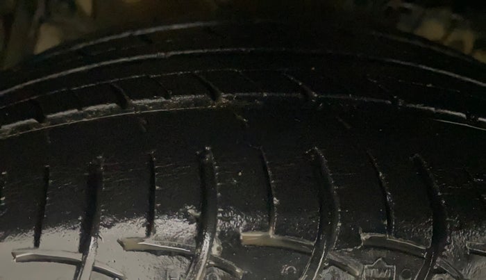 2015 Maruti Ciaz ZXI, Petrol, Manual, 38,542 km, Left Front Tyre Tread