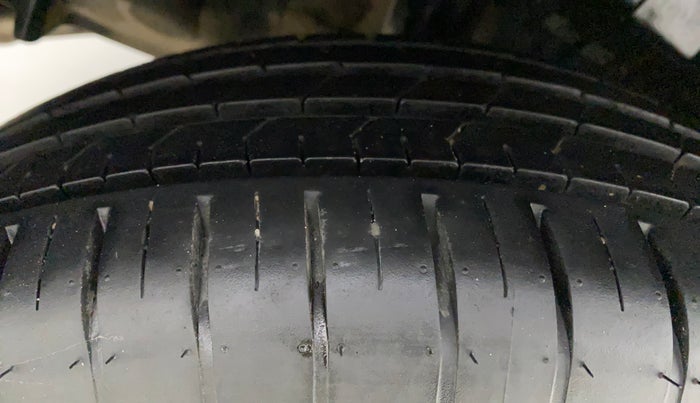 2020 Maruti Swift ZXI PLUS, Petrol, Manual, 19,686 km, Right Rear Tyre Tread