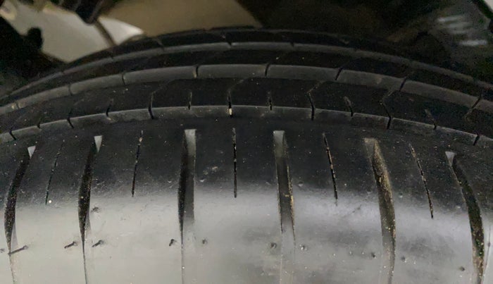 2020 Maruti Swift ZXI PLUS, Petrol, Manual, 19,686 km, Left Rear Tyre Tread