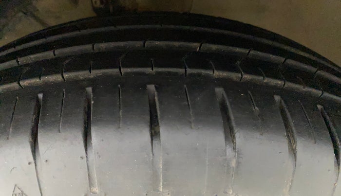2020 Maruti Swift ZXI PLUS, Petrol, Manual, 19,686 km, Left Front Tyre Tread
