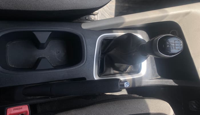 2022 Nissan MAGNITE XV MT, Petrol, Manual, 38,952 km, Gear Lever