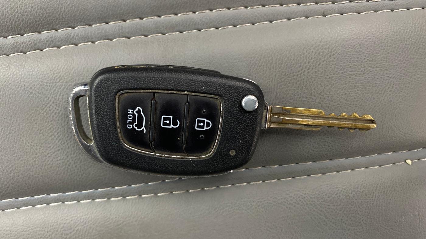 2017 Hyundai Creta E PLUS 1.6 PETROL, Petrol, Manual, 98,607 km, Key Close Up