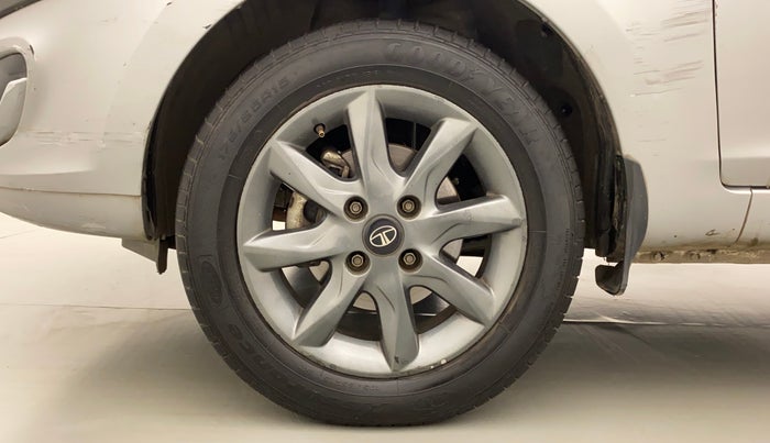 2015 Tata Bolt XT REVOTRON, Petrol, Manual, 28,293 km, Left Front Wheel