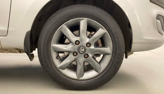 2015 Tata Bolt XT REVOTRON, Petrol, Manual, 28,293 km, Right Front Wheel