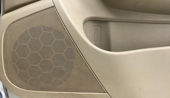 2016 Maruti Swift Dzire VXI OPT, Petrol, Manual, Speaker