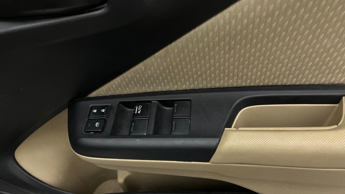 2022 Honda City 1.5L I-VTEC SV, Petrol, Manual, 33,907 km, Driver Side Door Panels Control