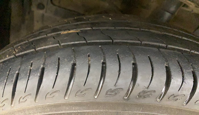 2016 Maruti Vitara Brezza VDI (O), Diesel, Manual, 97,573 km, Left Front Tyre Tread