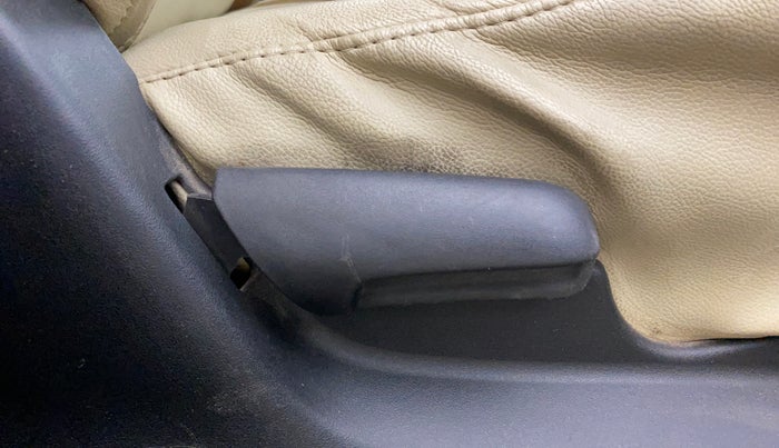 2016 Maruti Vitara Brezza VDI (O), Diesel, Manual, 97,573 km, Driver Side Adjustment Panel