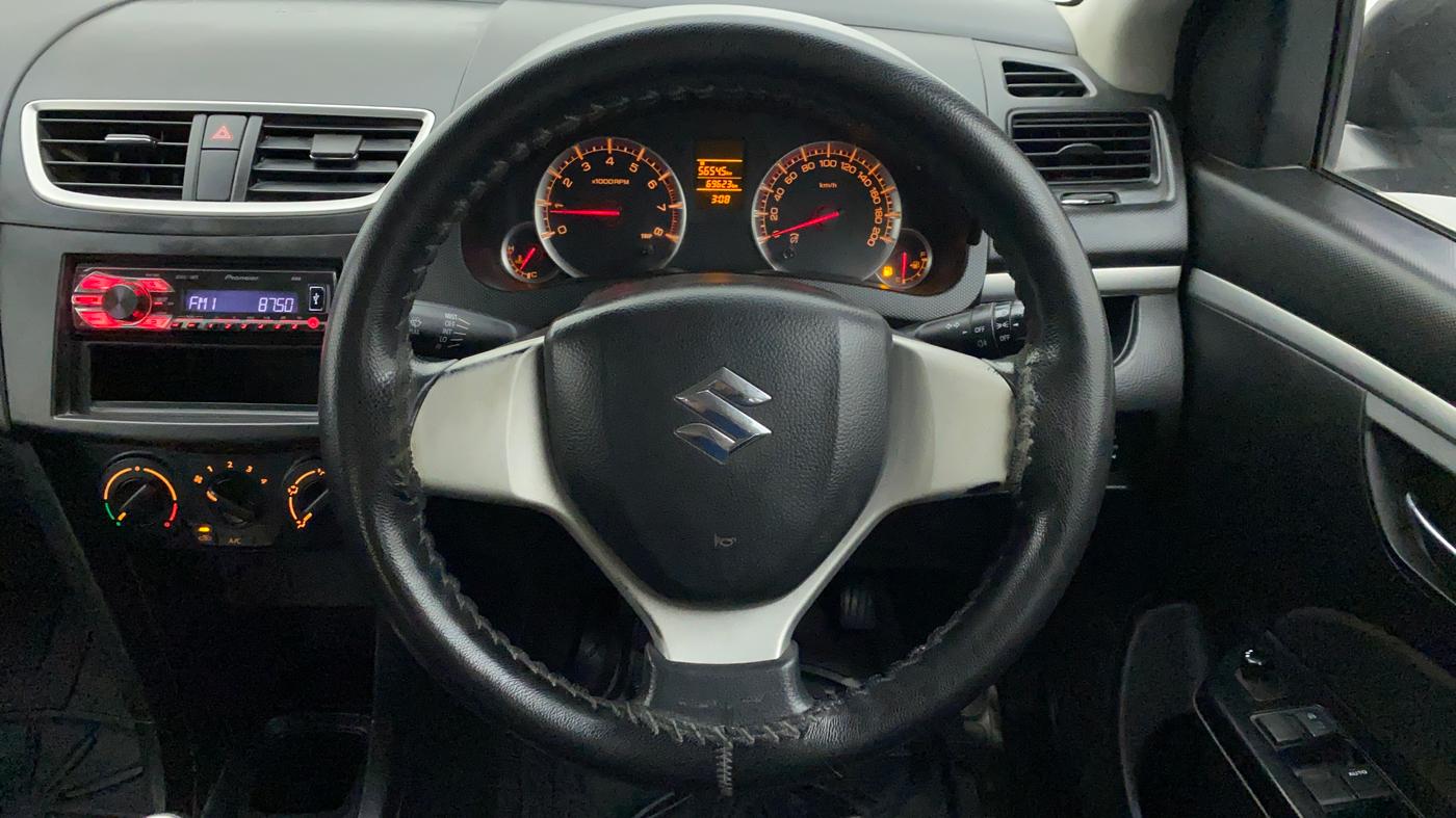 2013 Maruti Swift VXI, Petrol, Manual, 69,687 km, Steering Wheel Close Up