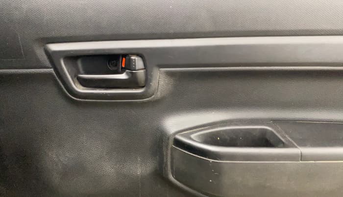 2021 Maruti S PRESSO VXI CNG, CNG, Manual, 70,080 km, Driver Side Door Panels Control