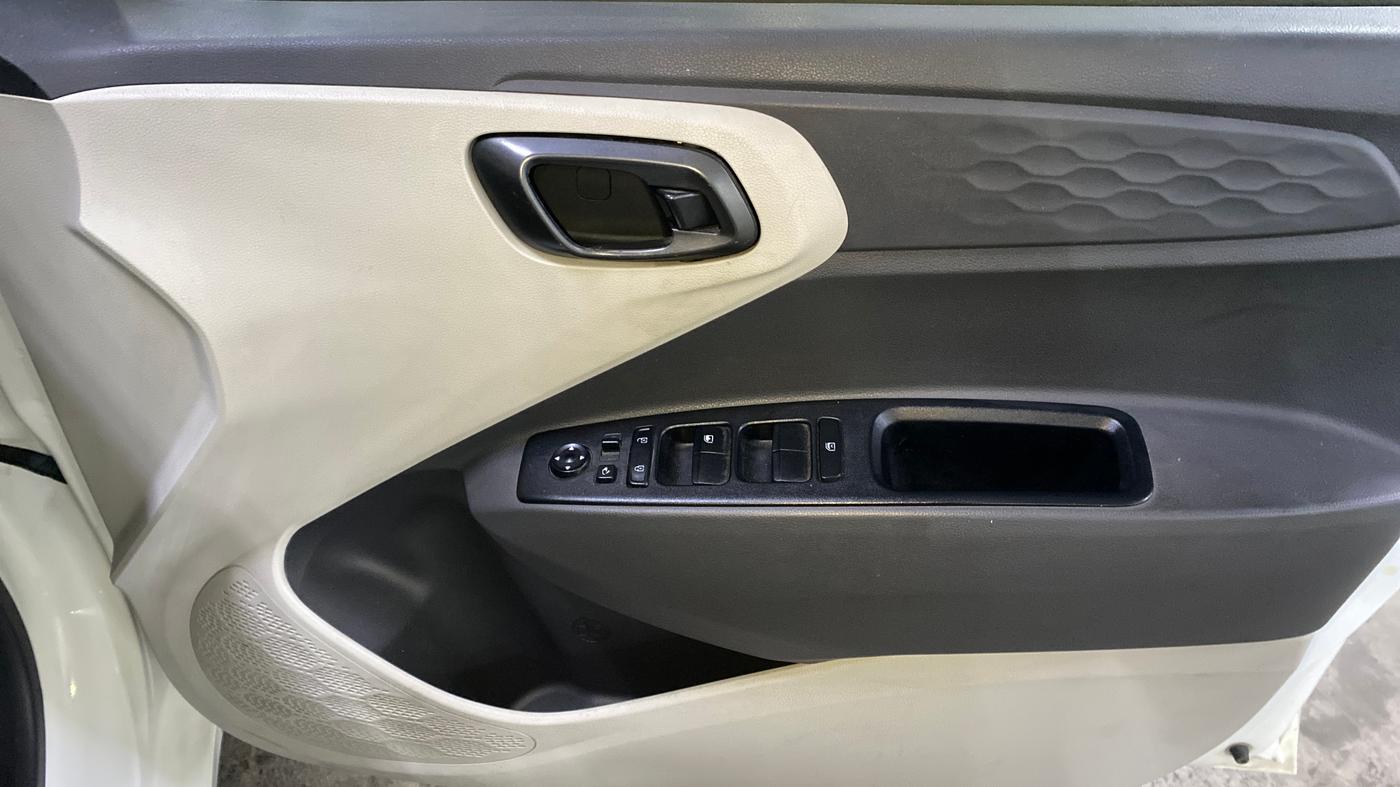 2020 Hyundai AURA SX+ 1.0 TURBO GDI MT, Petrol, Manual, 38,865 km, Driver Side Door Panels Control