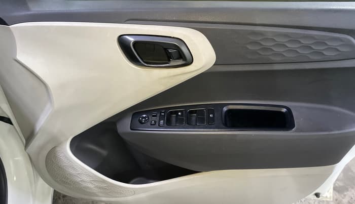 2020 Hyundai AURA SX+ 1.0 TURBO GDI MT, Petrol, Manual, 39,114 km, Driver Side Door Panels Control