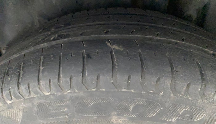 2016 Maruti Swift Dzire ZDI AMT, Diesel, Automatic, 88,396 km, Left Rear Tyre Tread