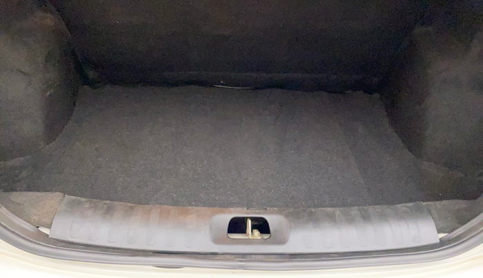 2016 Maruti Swift Dzire ZDI AMT, Diesel, Automatic, 88,396 km, Boot Inside