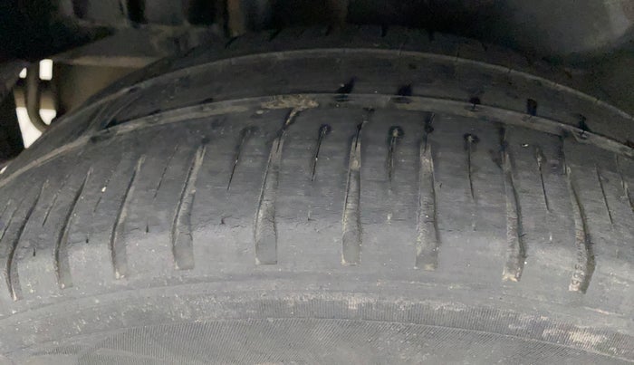 2016 Maruti Swift Dzire ZDI AMT, Diesel, Automatic, 88,396 km, Right Rear Tyre Tread