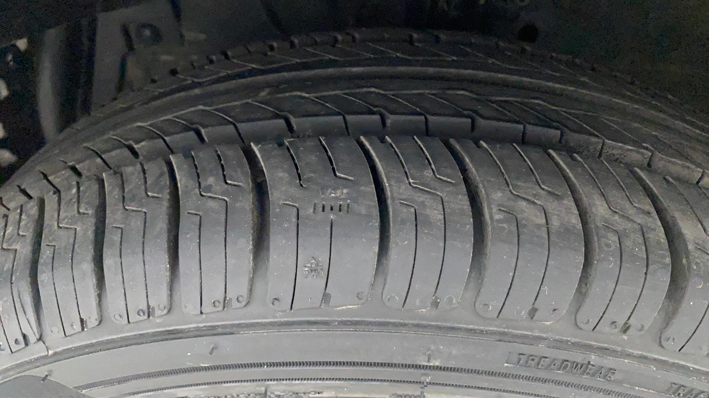 2016 Maruti Swift Dzire ZDI AMT, Diesel, Automatic, 88,396 km, Left Front Tyre Tread