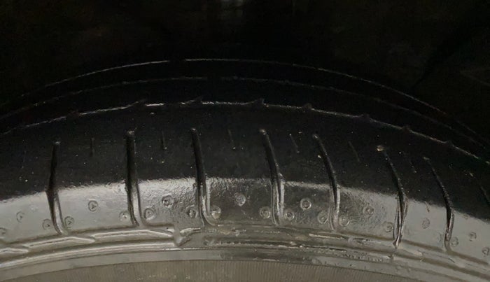 2017 Hyundai Creta SX PLUS 1.6 PETROL, Petrol, Manual, 99,808 km, Right Front Tyre Tread