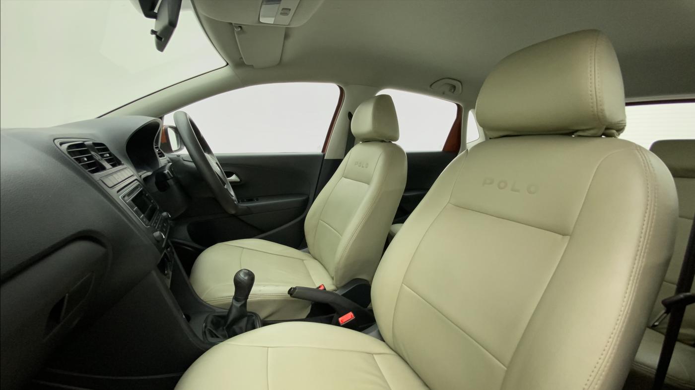 2014 Volkswagen Polo COMFORTLINE 1.2L, Petrol, Manual, 58,833 km, Right Side Front Door Cabin