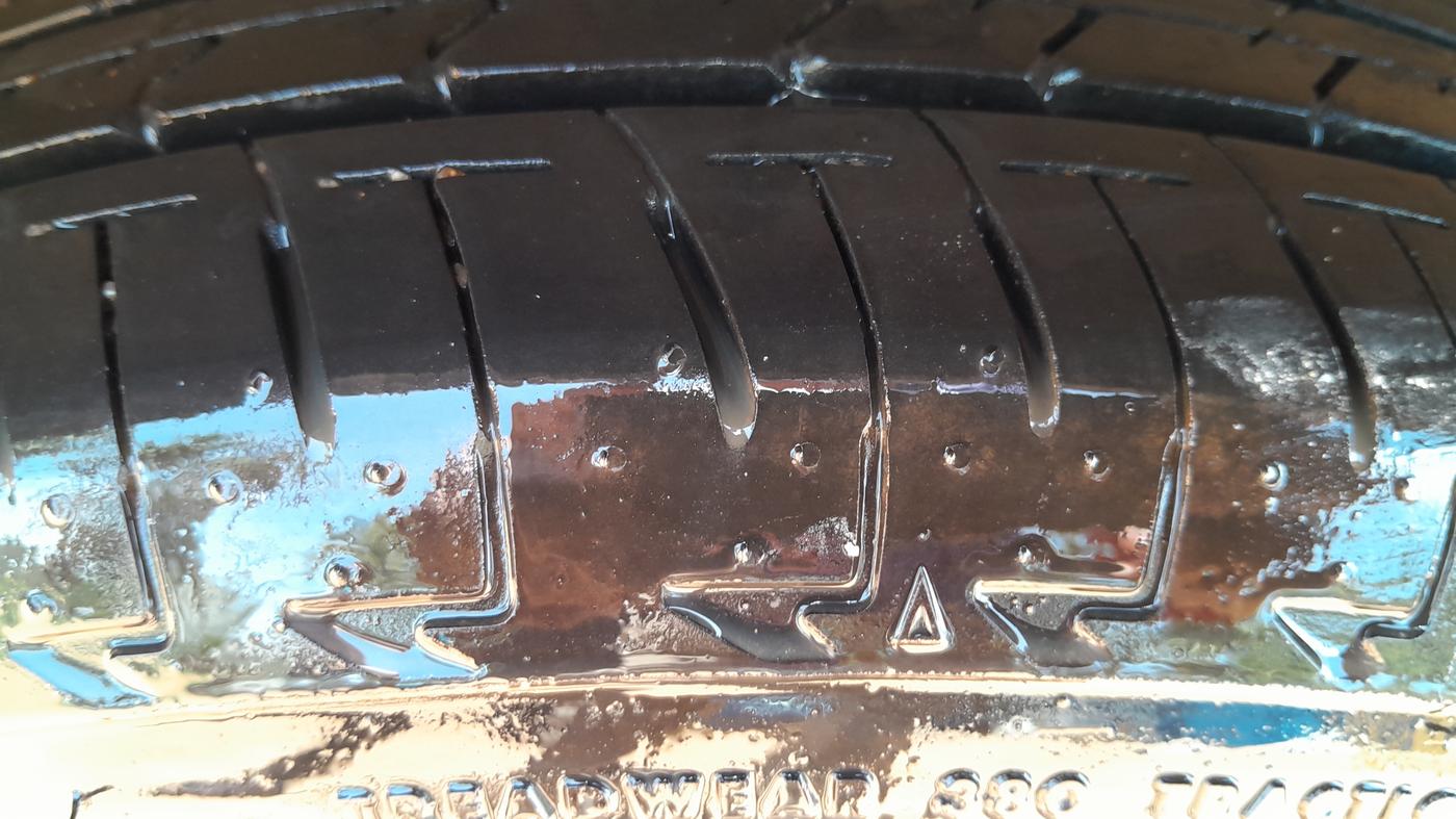 2017 Maruti Celerio VXI AMT (O), Petrol, Automatic, 27,987 km, Right Rear Tyre Tread