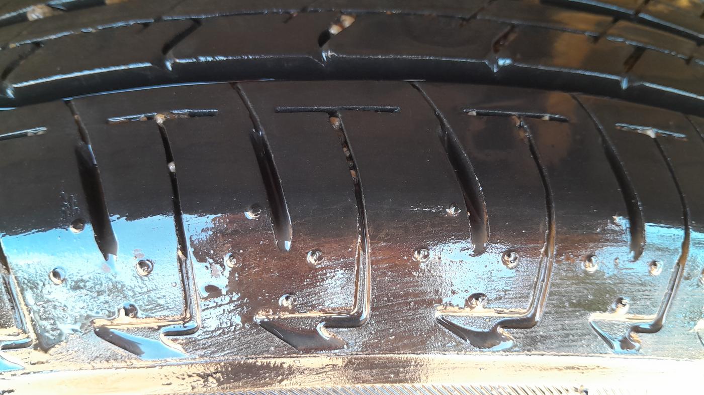 2017 Maruti Celerio VXI AMT (O), Petrol, Automatic, 27,987 km, Left Rear Tyre Tread