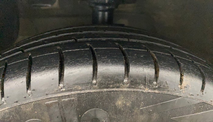 2013 Hyundai Grand i10 SPORTZ 1.2 KAPPA VTVT, Petrol, Manual, 42,509 km, Left Front Tyre Tread