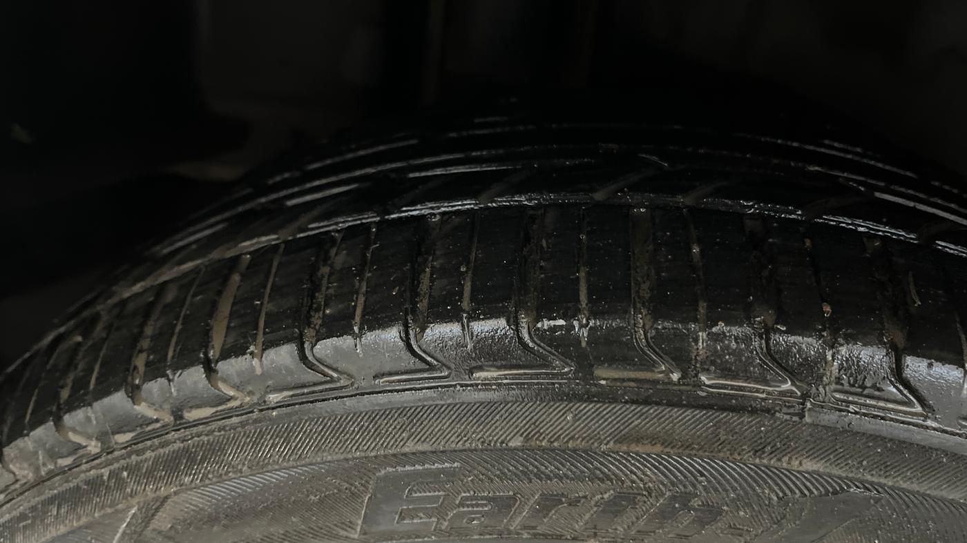 2016 Maruti Ciaz ZDI+ SHVS, Diesel, Manual, 87,931 km, Right Rear Tyre Tread