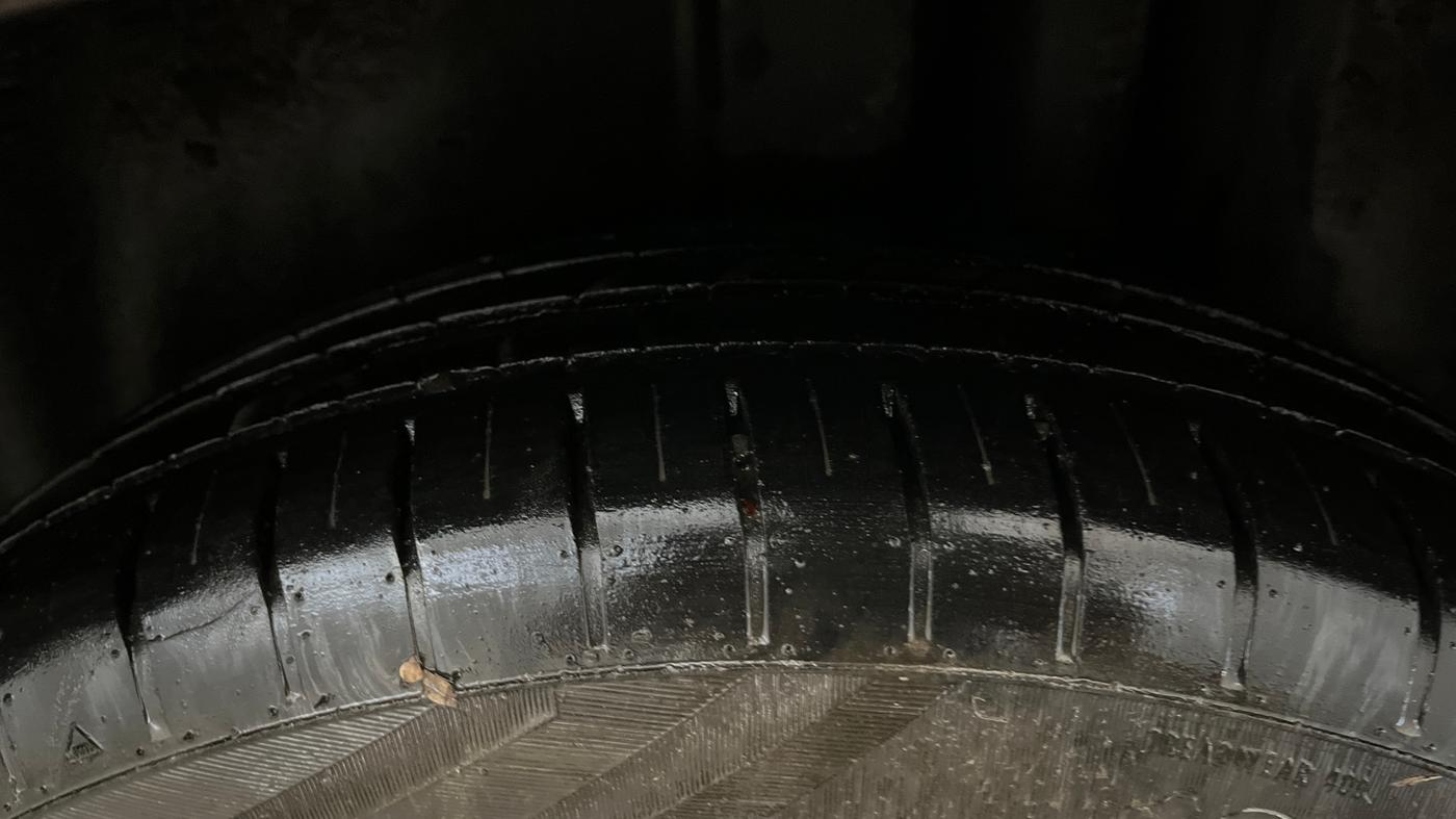 2016 Maruti Ciaz ZDI+ SHVS, Diesel, Manual, 87,931 km, Left Rear Tyre Tread