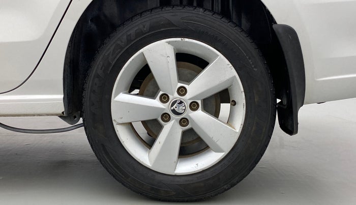 2016 Skoda Rapid 1.5 TDI AT AMBITION, Diesel, Automatic, 85,720 km, Left Rear Wheel
