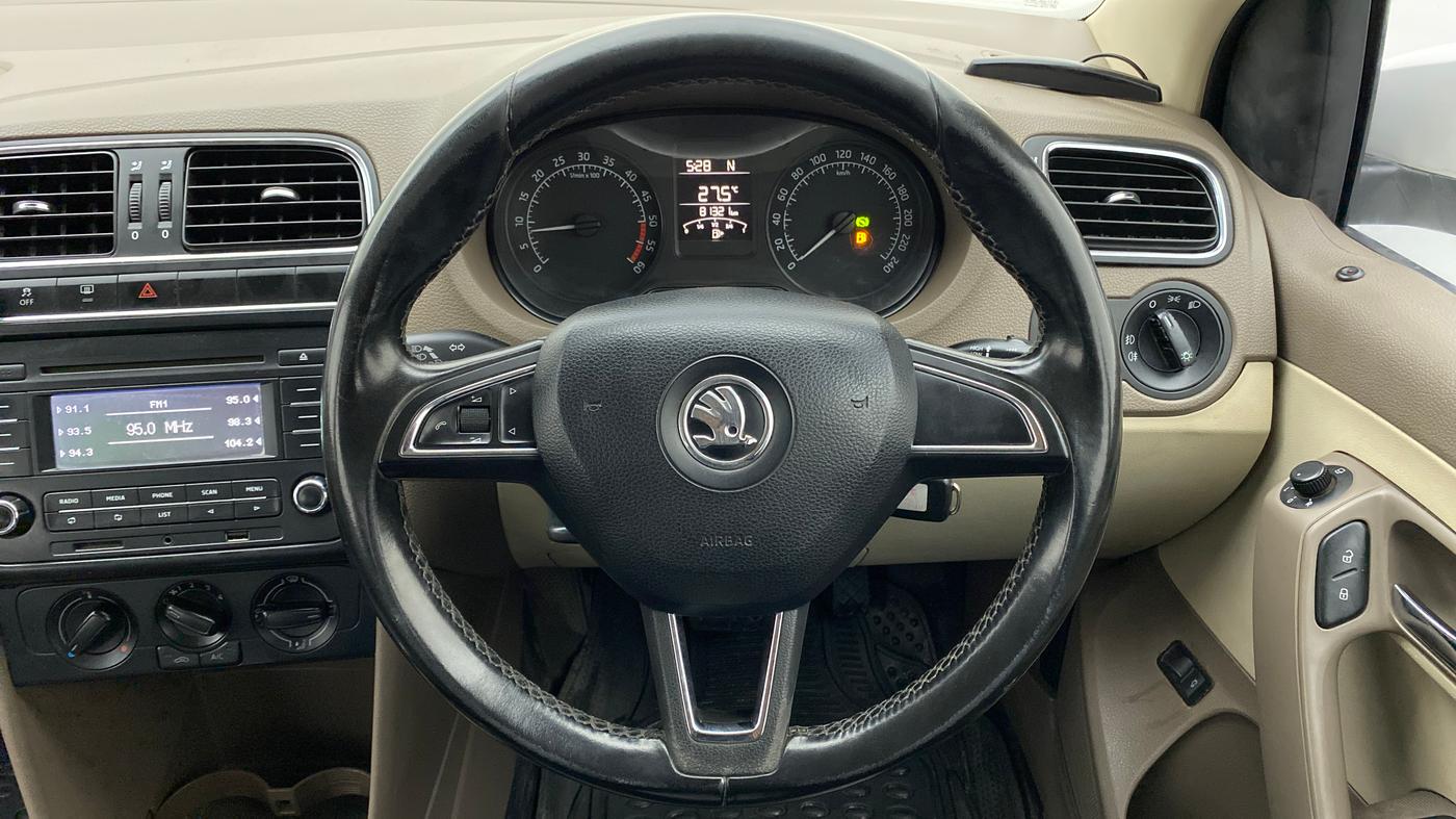 2016 Skoda Rapid 1.5 TDI AT AMBITION, Diesel, Automatic, 85,720 km, Steering Wheel Close Up