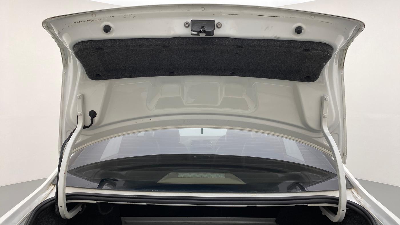 2016 Skoda Rapid 1.5 TDI AT AMBITION, Diesel, Automatic, 85,720 km, Boot Door Open