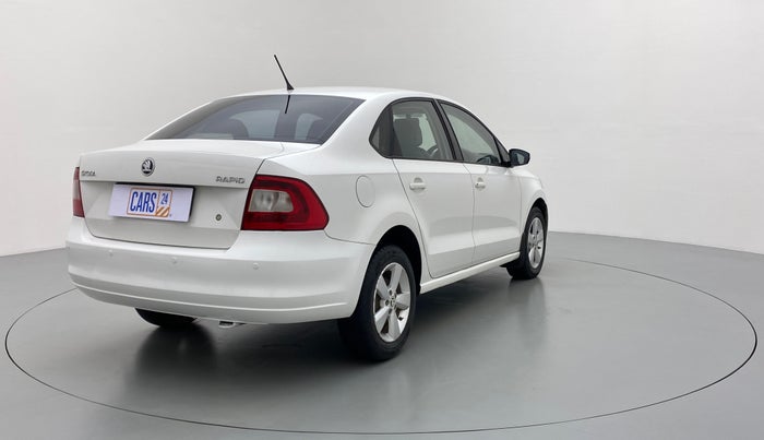 2016 Skoda Rapid 1.5 TDI AT AMBITION, Diesel, Automatic, 85,720 km, Right Back Diagonal