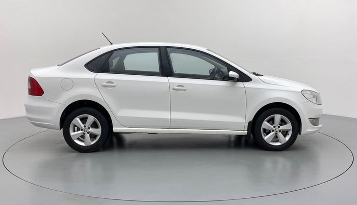2016 Skoda Rapid 1.5 TDI AT AMBITION, Diesel, Automatic, 85,720 km, Right Side View