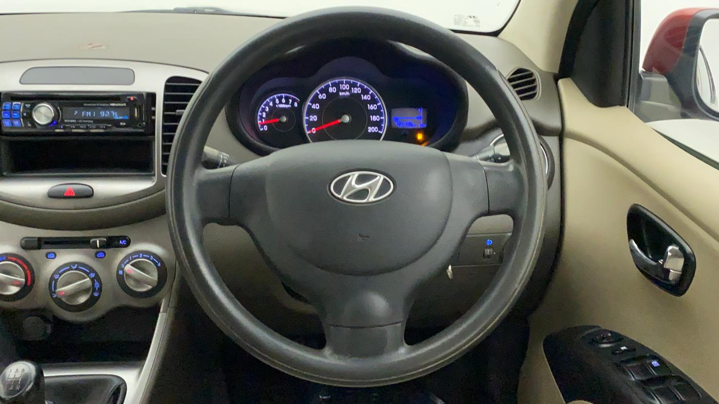 2013 Hyundai i10 MAGNA 1.2, Petrol, Manual, 49,738 km, Steering Wheel Close Up
