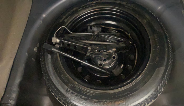 2016 Ford Figo Aspire TITANIUM 1.2 PETROL, Petrol, Manual, 43,432 km, Spare Tyre