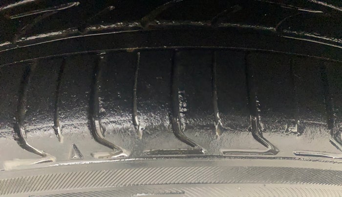 2016 Ford Figo Aspire TITANIUM 1.2 PETROL, Petrol, Manual, 43,432 km, Left Front Tyre Tread