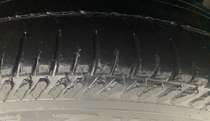 2016 Ford Figo Aspire TITANIUM 1.2 PETROL, Petrol, Manual, 43,432 km, Left Rear Tyre Tread