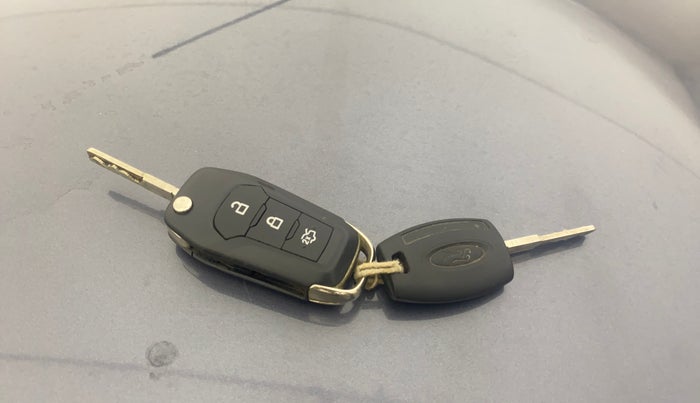 2016 Ford Figo Aspire TITANIUM 1.2 PETROL, Petrol, Manual, 43,432 km, Key Close Up