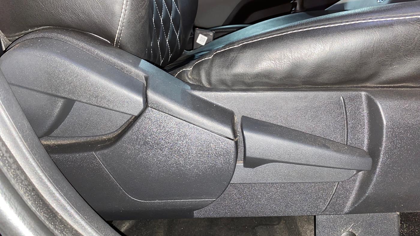 2023 Nissan MAGNITE XV MT, Petrol, Manual, 17,733 km, Driver Side Adjustment Panel
