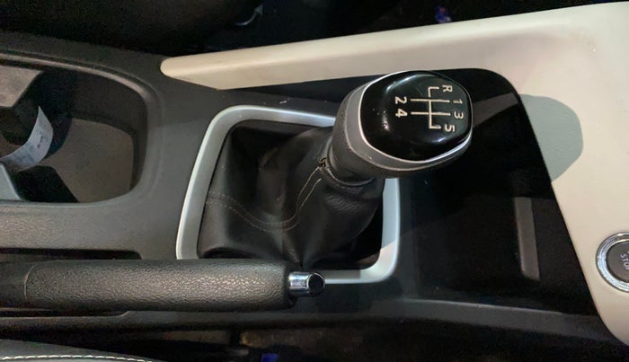 2023 Nissan MAGNITE XV MT, Petrol, Manual, 17,733 km, Gear Lever