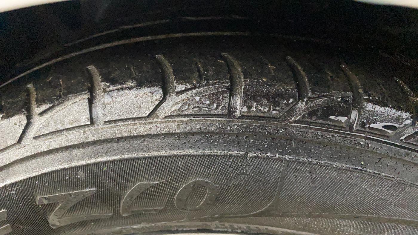 2017 Ford Figo Aspire TITANIUM 1.2 PETROL, CNG, Manual, 50,962 km, Left Front Tyre Tread