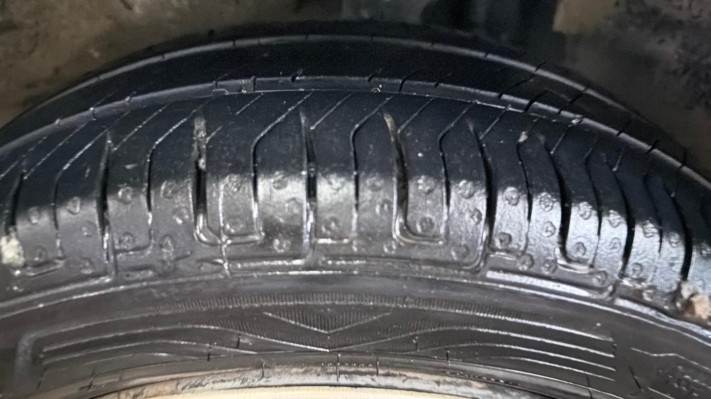 2014 Maruti Alto K10 VXI, Petrol, Manual, 20,599 km, Left Front Tyre Tread