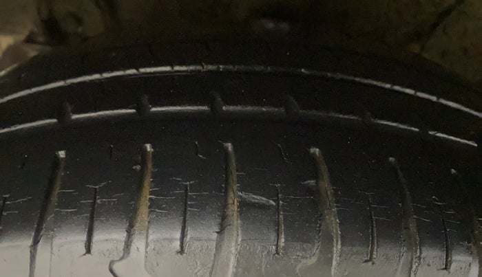 2016 Hyundai Grand i10 ASTA (O) 1.2 KAPPA VTVT, Petrol, Manual, 40,096 km, Right Rear Tyre Tread