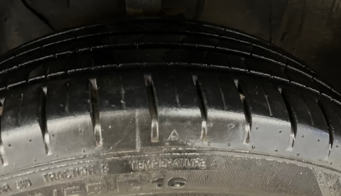 2021 Hyundai NEW I20 ASTA 1.2 AT, Petrol, Automatic, 60,200 km, Left Front Tyre Tread
