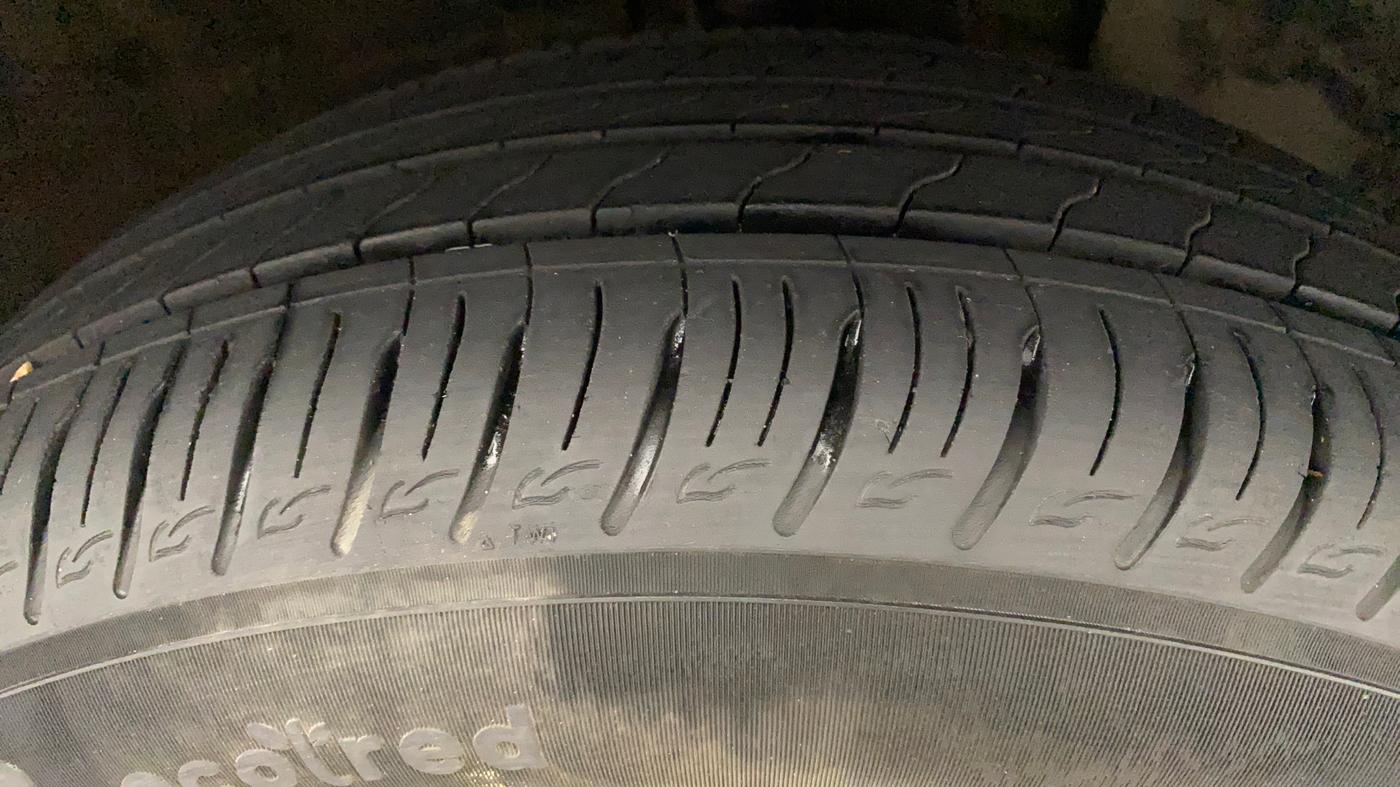 2022 Hyundai VENUE SX 1.0 TURBO, Petrol, Manual, 26,939 km, Right Front Tyre Tread