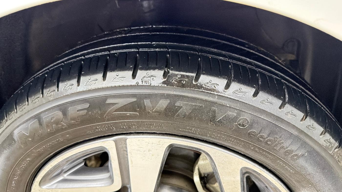 2023 Hyundai AURA SX PLUS 1.2 AMT, Petrol, Automatic, 14,929 km, Right Front Tyre Tread