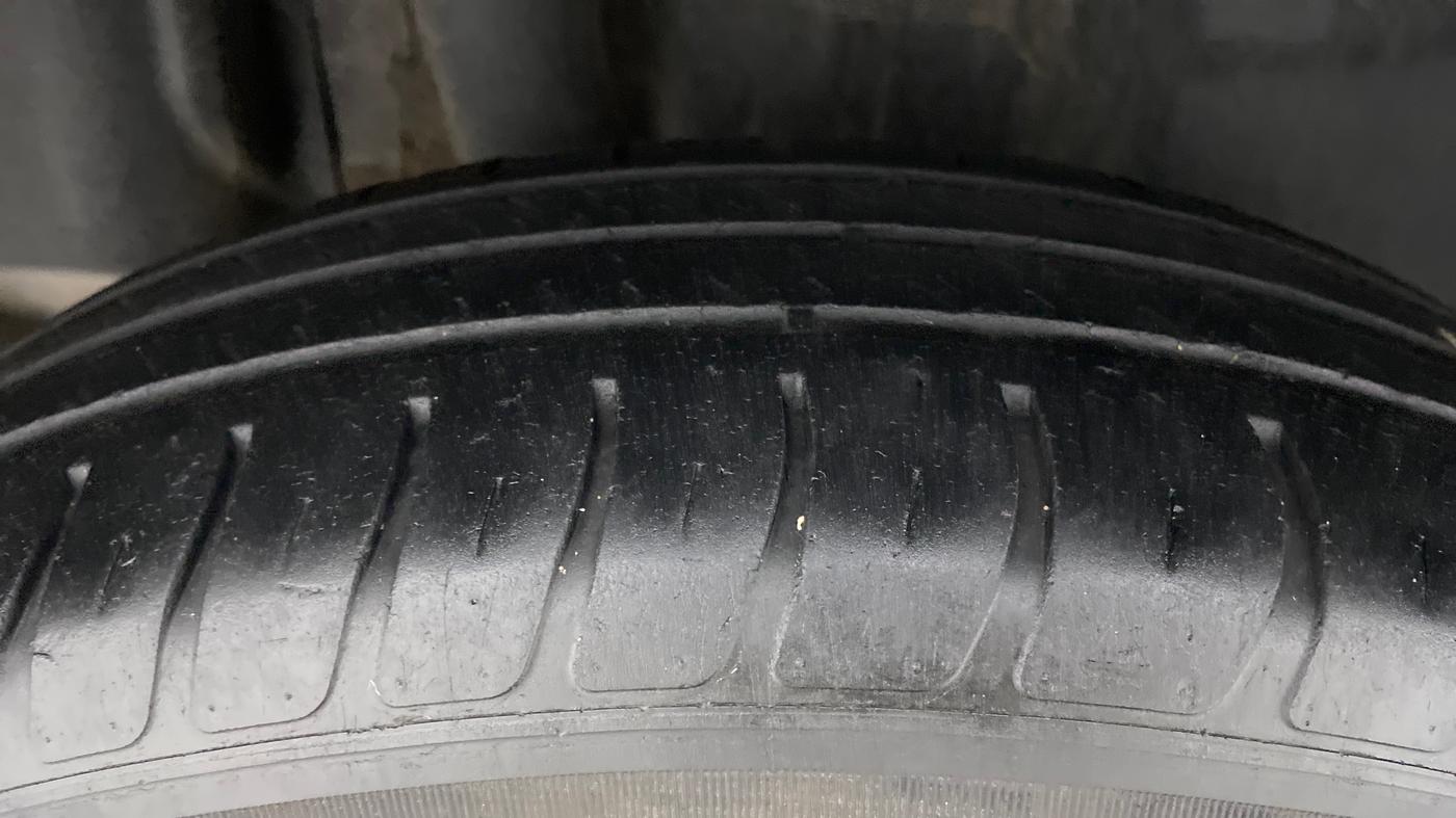 2020 Maruti Swift VXI, Petrol, Manual, 60,999 km, Right Rear Tyre Tread