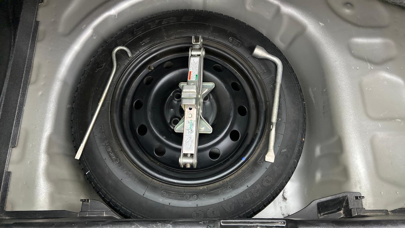 2020 Maruti Swift VXI, Petrol, Manual, 60,999 km, Spare Tyre