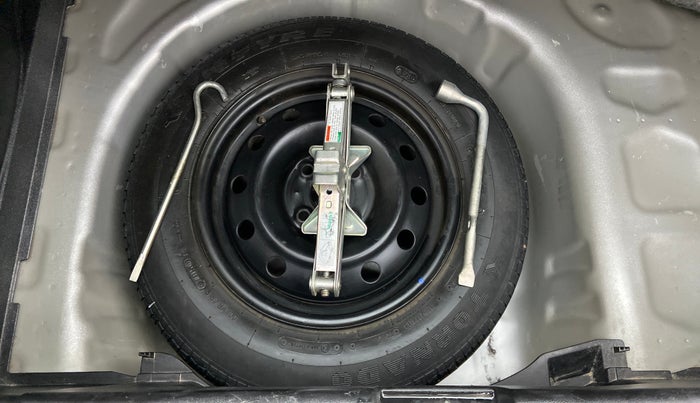 2020 Maruti Swift VXI, Petrol, Manual, 60,999 km, Spare Tyre