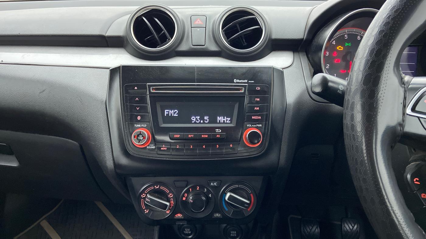 2020 Maruti Swift VXI, Petrol, Manual, 60,999 km, Air Conditioner